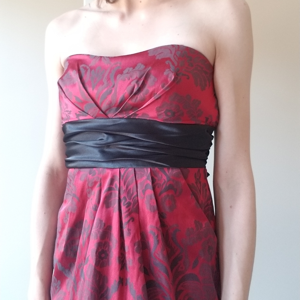 Formal red midi dress with black belt & pockets